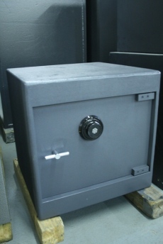 Pre Owned 1820 B Rated Steel Plate Safe